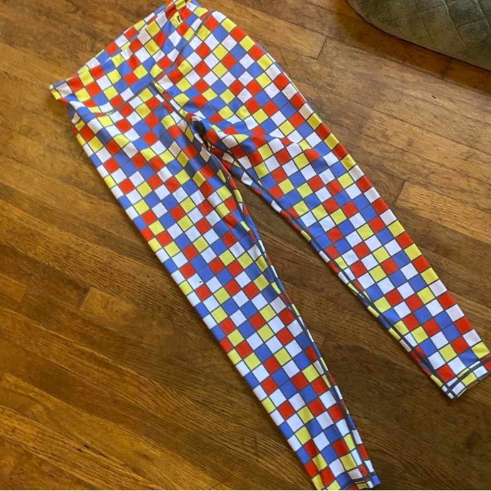 Fashion brand company size M